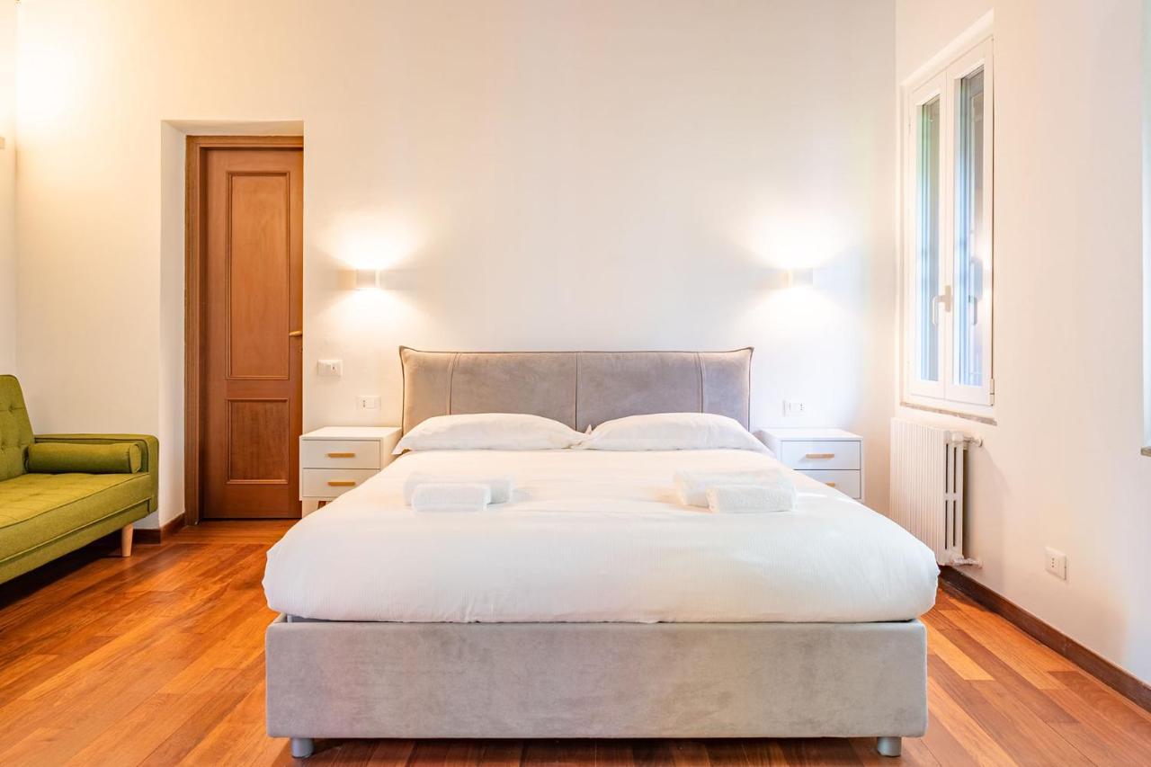 Appartamento Le Guglie In Piazza Castello - Centro Storico Milano Ngoại thất bức ảnh